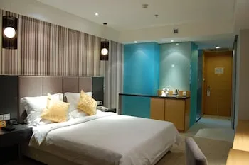 Zhuo Yue Holiday Hotel - Wuhan