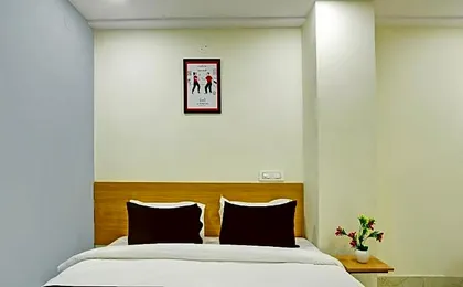 Townhouse La Vista Inn Grand Hotel