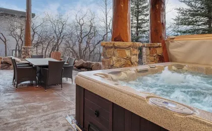 High Meadow by Avantstay Alpine Views w/ Indoor Pool, Hot Tub & Open Floor Plan