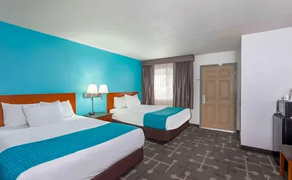 Howard Johnson by Wyndham National City/San Diego South