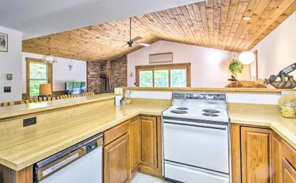 Cozy North Conway Home: Walk to Slopes & Dtwn