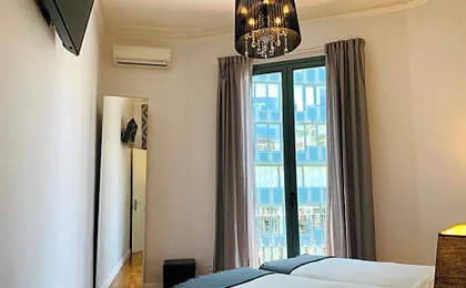 Super Balmes Guest House