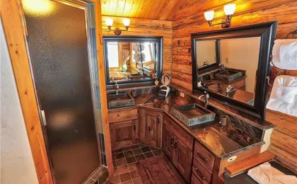 Black Bear Lodge Holiday Home 4