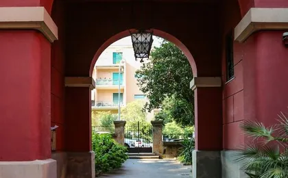 American Uni 2br Lovely Apt