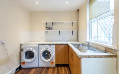 10 Guests - Free Parking - City Centre