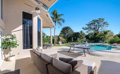 Luxurious 7-Bedroom Villa with Pool & Games