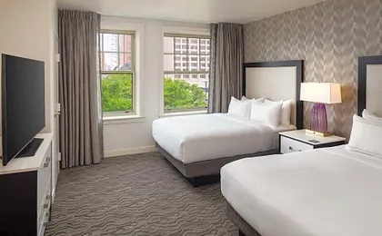 DoubleTree Suites by Hilton Hotel Detroit Downtown - Fort Shelby