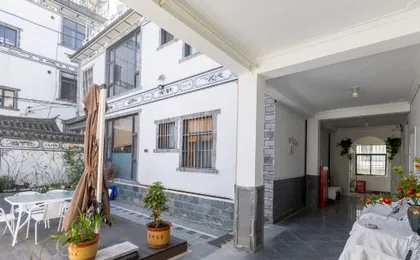 Dali Rongyuan Homestay (Erhai Caicun Branch)