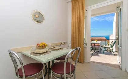 Apartments & Rooms Beus