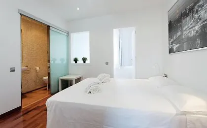 MUNTANYA - Apartments & one with Terrace next to Sagrada Familia