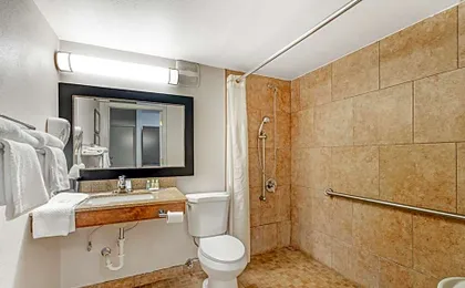 Quality Inn & Suites Chattanooga-East Ridge