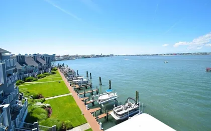 Harbour Island 406k 2 Bedroom Condo by RedAwning