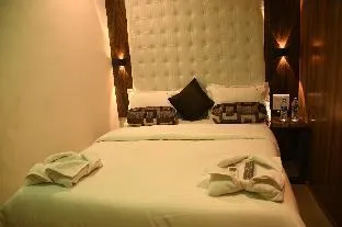 Airport Cabin Stay