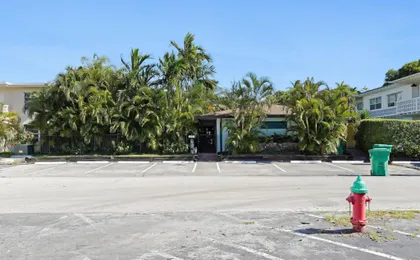 21 apartment 1 blk from beach unit 3
