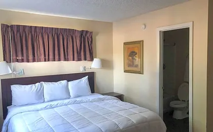 Studio 6 Extended Stay - Jacksonville, FL - South