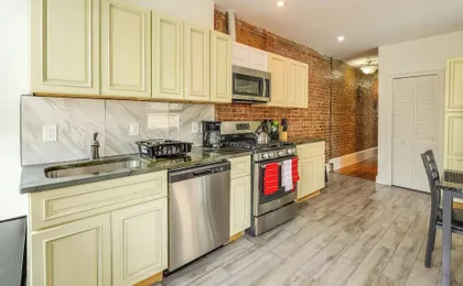 2 Mi to National Mall: Wfh-friendly DC Townhome