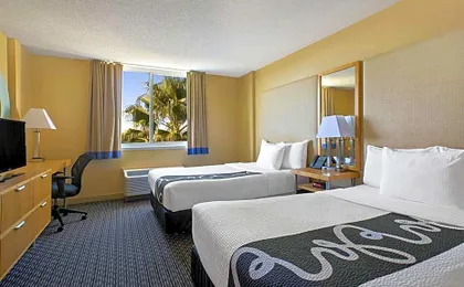 La Quinta Inn & Suites by Wyndham Sunrise