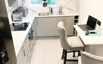 Beautiful Apartment in Beckton with Private Entrance And Garden