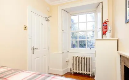 JOIVY Beautiful apartment, private garden, Calton Hill