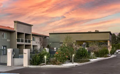 Best Western Plus Lake Front Hotel
