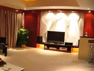 New Land Hotel