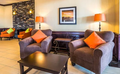Comfort Inn & Suites Moore - Oklahoma City