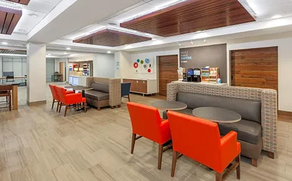 Holiday Inn Express & Suites Tilton By IHG