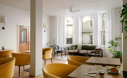 Kensington Gardens Hotel, Sonder