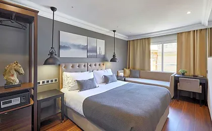 Hotel Cortes Rambla