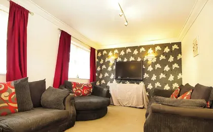 3 Bed Town House - Sleeps 5 - Ensuite - Off Street Parking - Pets Welcome - Wifi