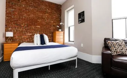 Stylish Studio in Boston Brownstone, C.Ave #21
