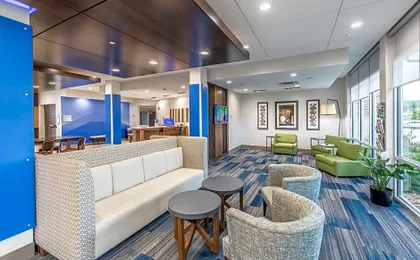 Holiday Inn Express & Suites - Milledgeville By IHG