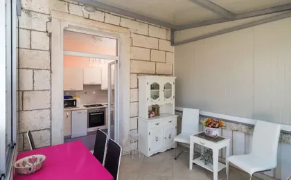 Apartment Van Gogh