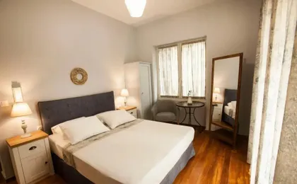 Lovely 1st Fl. Apt, with Balcony in Pagrati