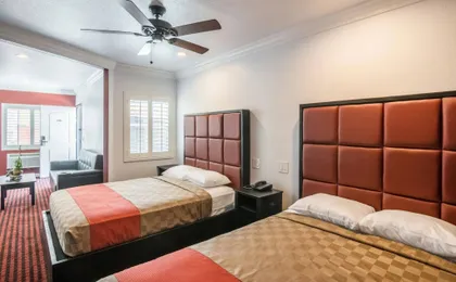 Rodeway Inn & Suites