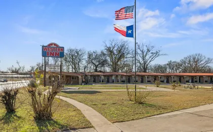 Western Inn by Capital O Cleburne TX