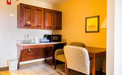 Holiday Inn Express & Suites Acme - Traverse City