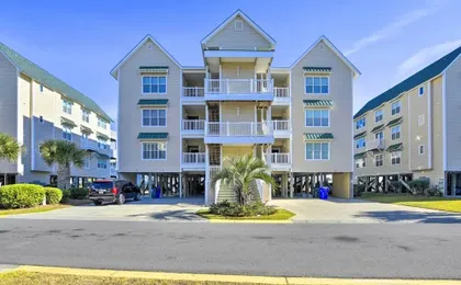 Ocean Isle Condo With Community Pool & Hot Tub!