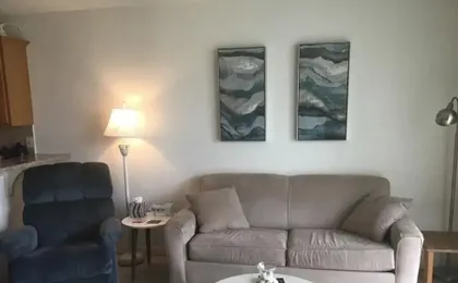 Updated Condo Across The Street From Daytona Beach, Lots Of Amenities 1 Bedroom Condo