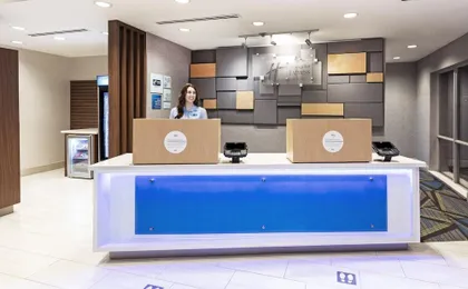 Holiday Inn Express & Suites Denton - Sanger
