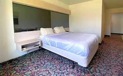 Motel 6 McAlester OK - South