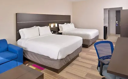 Holiday Inn Express & Suites Kansas City - Lee's Summit By IHG