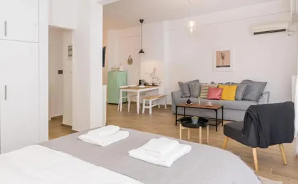 Wide Comfy Studio Apartment Centrally Located In Thissio