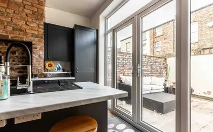 3 Floors Loft 2mins to Train Patio Parking