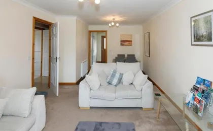 Modern 2 Bedroom Semi Detached House with Own Private Driveway