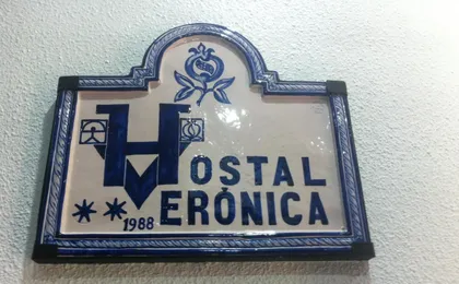 Veronica Centro Hostal