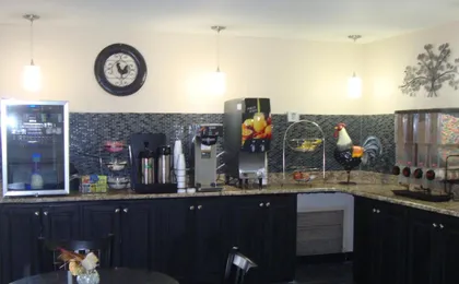 Econo Lodge Inn & Suites