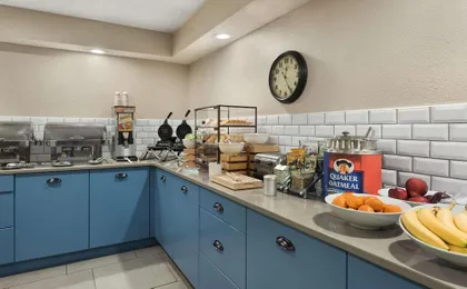 Country Inn & Suites by Radisson, Ankeny, Ia