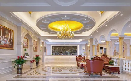 Vienna International Hotel Shenzhen Longgang Dayun Center