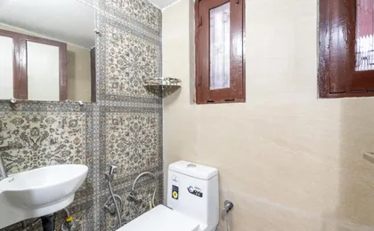 Homlee-Excellency Large 4bhk-South Delhi- Nfc